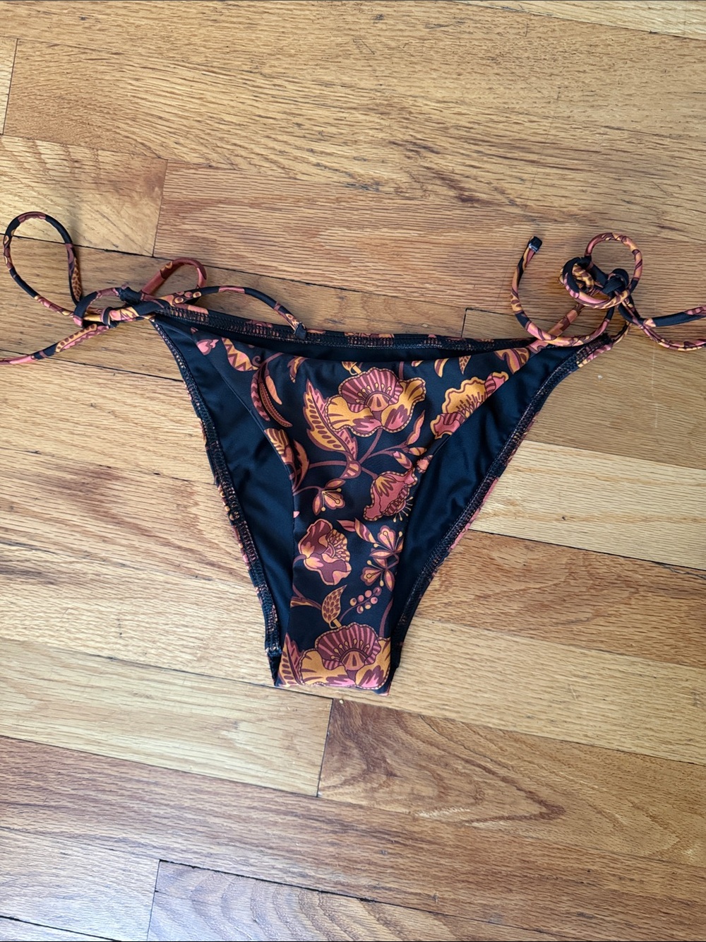 Matteau string bikini bottoms